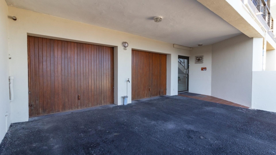 5 Bedroom Property for Sale in De Kelders Western Cape